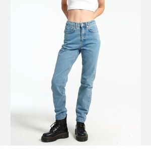 Ragged Priest Mom Jeans